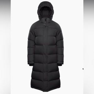 Aritzia Super World™
THE SUPER PUFF™ LONG